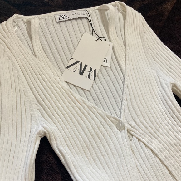 Zara Tops - Zara White Ribbed Knit Top